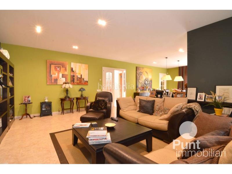 Foto 2cde5ac1-bf66-484b-8737-0563703b5a3b. Chalet con riscaldamento parcheggio piscina in Premià de Dalt