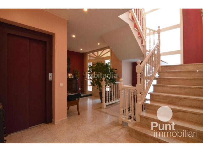 Foto b8563661-bedf-4f8c-b9ba-6c876a9a5a51. Chalet con riscaldamento parcheggio piscina in Premià de Dalt