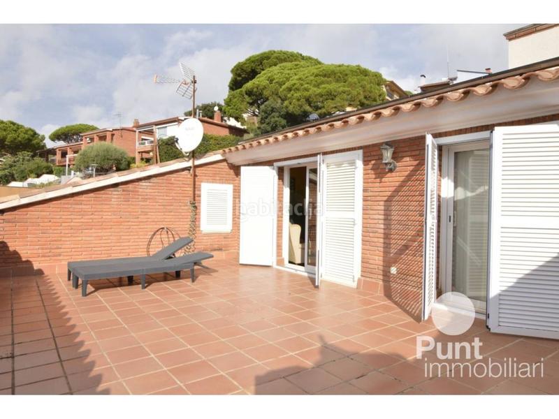 Foto dd728bea-c283-4d3a-98a5-461010a23dd2. Chalet con riscaldamento parcheggio piscina in Premià de Dalt