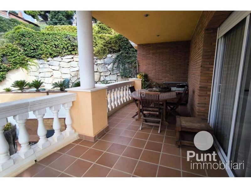 Foto f42b96e6-b748-4b3a-b145-acfc09bf667c. Chalet con riscaldamento parcheggio piscina in Premià de Dalt