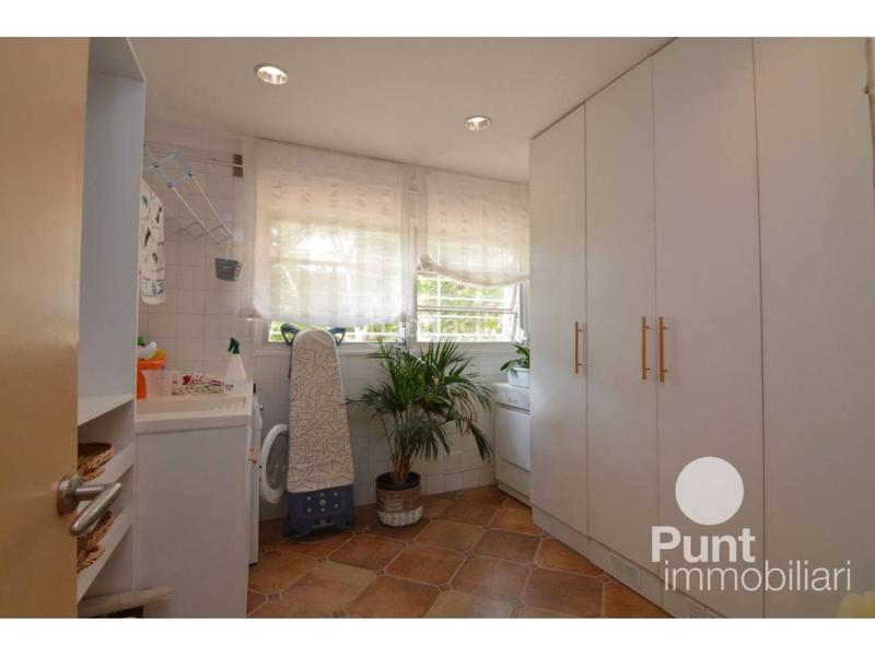 Foto e6a58e35-9438-45eb-853b-cf978ff021c1. Chalet avec chauffage parking piscine dans Premià de Dalt