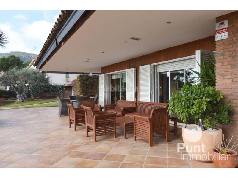 Foto f965e55f-2f3d-45db-9901-1e956be74120. Chalet avec chauffage parking piscine dans Premià de Dalt