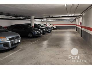Aparcament cotxe a Horta. Venta de garaje en barcelona  horta