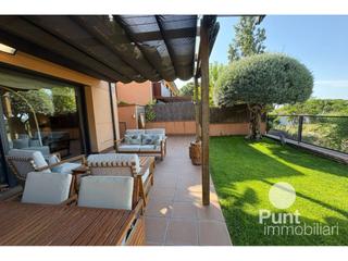 Location Maison jumelée à Premià de Dalt. Alquiler de casa adosada en premià de dalt