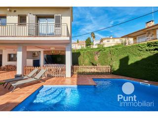 Xalet a Premià de Dalt. Encantadora villa en premià de dalt  comodidad y estilo en una s