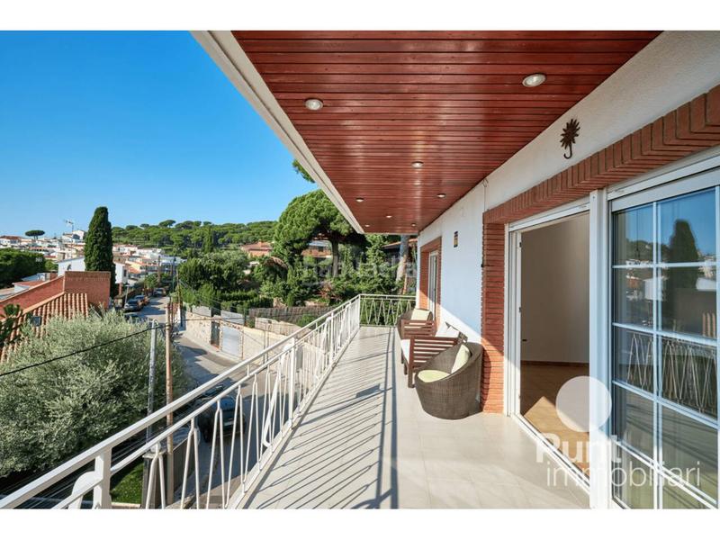 Foto 1b426d8f-2d06-405b-a02d-a9d91372d777. Alquiler chalet alquiler de villa en Premià de Dalt