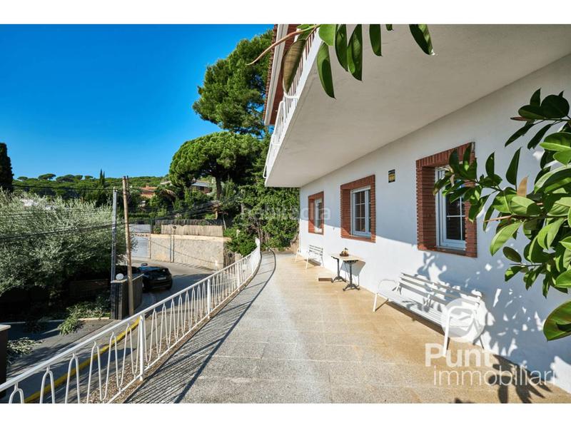 Foto 331c6ac4-85fd-4d91-a497-d7722c7df8ee. Alquiler chalet alquiler de villa en Premià de Dalt