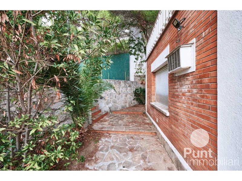 Foto 8d7abb6d-b8d1-4eb4-8246-e149f7abbf97. Chalet con riscaldamento parcheggio piscina in Premià de Dalt