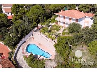 Chalet in Premià de Dalt. Venta de villa en premià de dalt