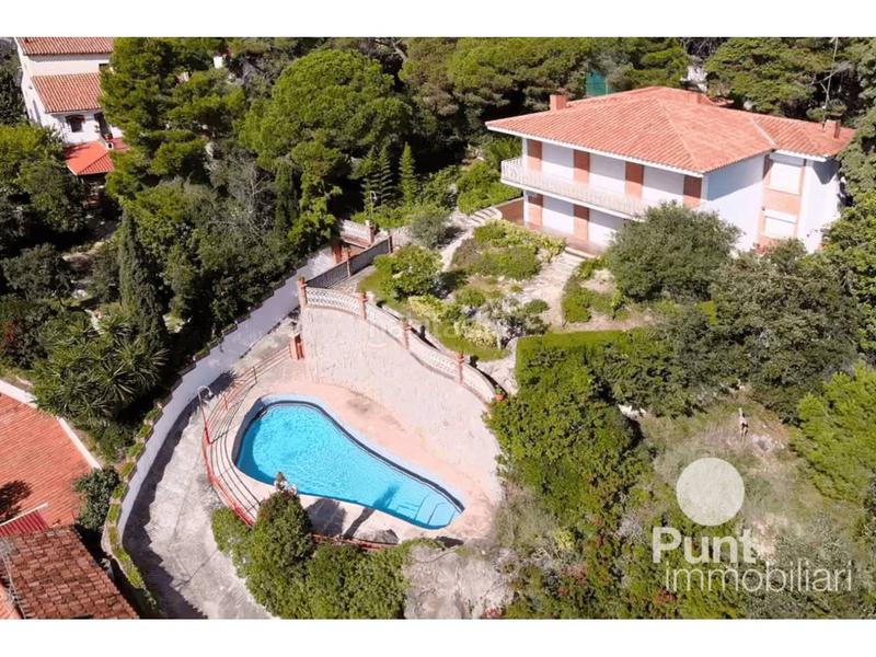 Foto 9acaa1c8-4837-4ac1-bfae-4a889a3431de. Chalet con riscaldamento parcheggio piscina in Premià de Dalt