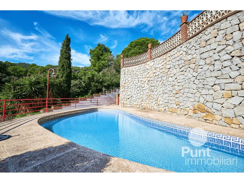 Foto c0714e2b-431f-45f2-8421-592e3fffc0d0. Chalet con riscaldamento parcheggio piscina in Premià de Dalt