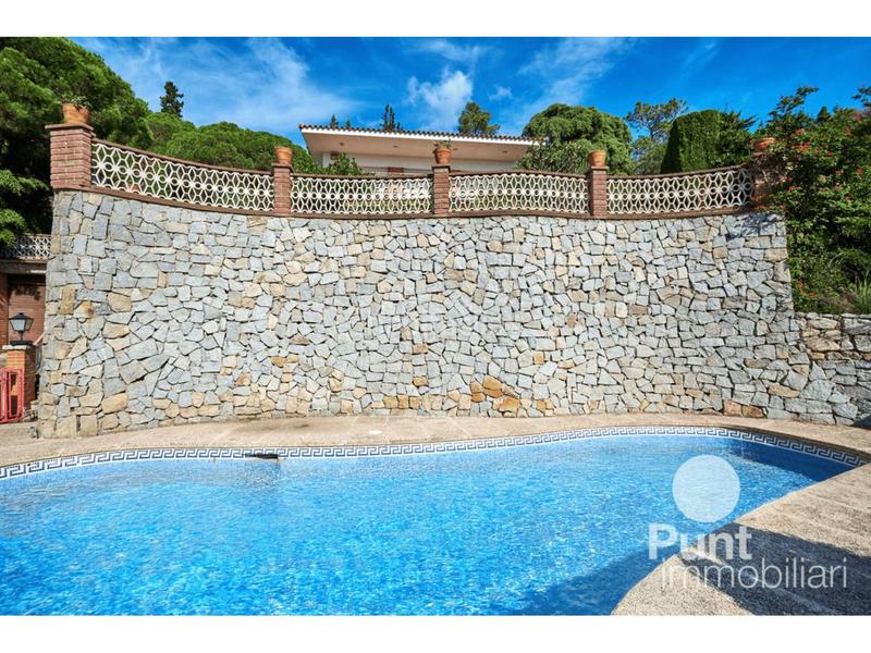 Foto d674a666-1316-4f55-b4e0-ea18cfc1b123. Chalet con riscaldamento parcheggio piscina in Premià de Dalt
