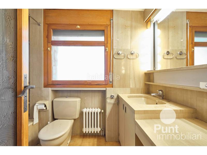 Foto 17e16ea9-49ab-4f9b-b61e-5839b6f30b37. Chalet mit heizung parking pool in Premià de Dalt