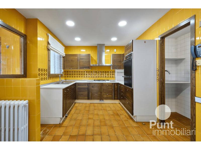 Foto eee75424-0f8d-40d2-a32b-652494ae8540. Chalet mit heizung parking pool in Premià de Dalt