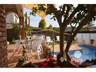 Casa pareada en Premià de Dalt. Casa pareada en venta en premià de dalt