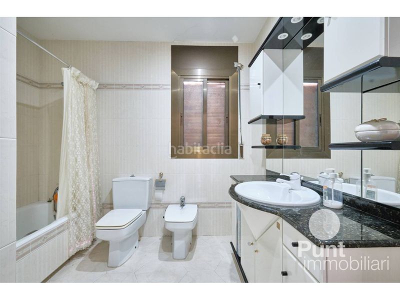 Foto 3cb78964-47a2-4e12-a477-dff26f42b500. Casa amb piscina a Premià de Dalt