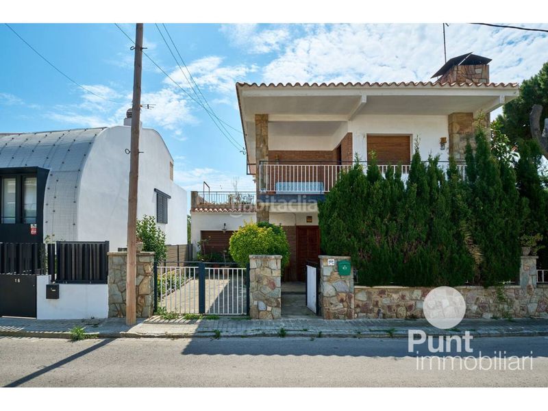 Foto cafcdc87-e072-4cfb-af2c-81a53412ba60. Casa amb piscina a Premià de Dalt