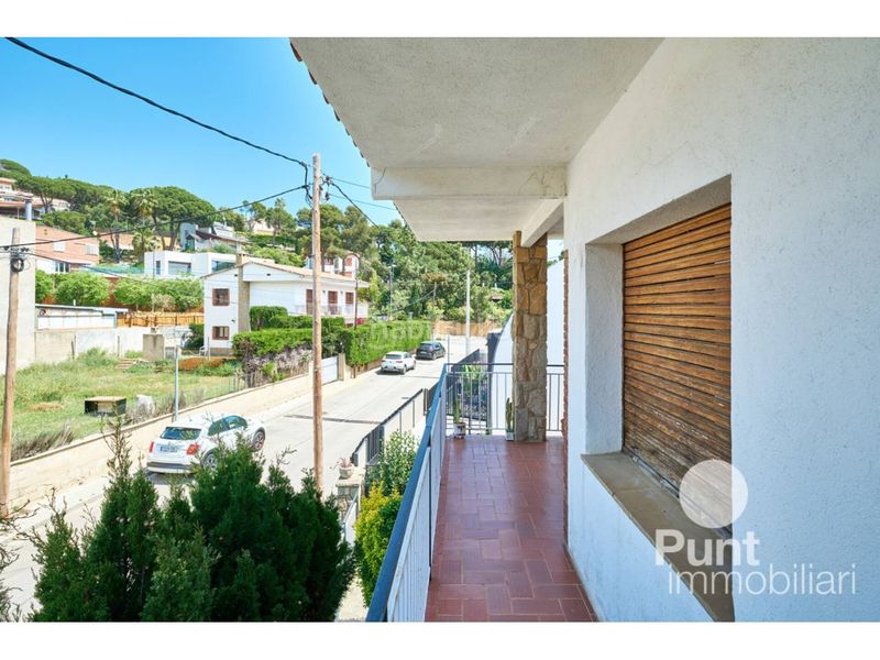 Foto fecda942-aba3-45c9-b58b-23253784e788. Casa amb piscina a Premià de Dalt