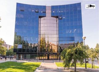 Miete Büro  Tomas caballero. Oficina a estrenar en alquiler en edificio elegante de pamplona!