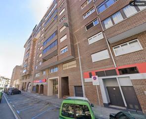 Pis  Calle luis morondo urra. Piso grande en venta en azpilagaña universidades con inquilino