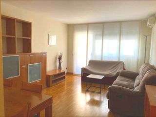 Miete Etagenwohnung  Calle de extremadura. Piso alquiler sadar 3 habitaciones garaje opcional