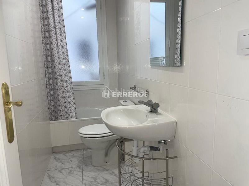 Foto 225aa481-ad12-4acd-9f18-1a428c41bb7a. Etagenwohnung mit heizung in Jesuitas Logroño