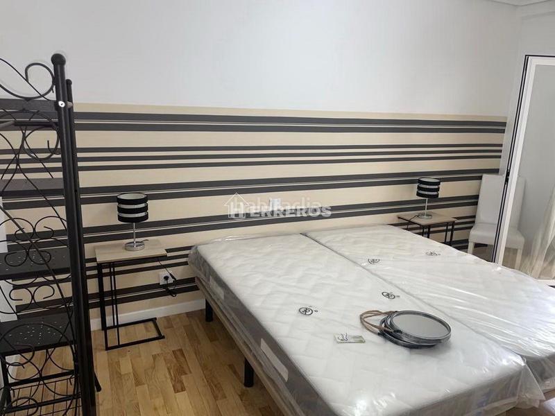 Foto 8807889b-de8a-43dd-ba95-780a871bddd8. Etagenwohnung mit heizung in Jesuitas Logroño