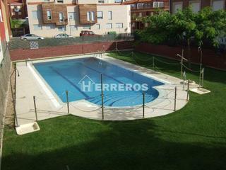 Casa adossada a Lardero. Adosado en venta en lardero, 5 dormitorios.