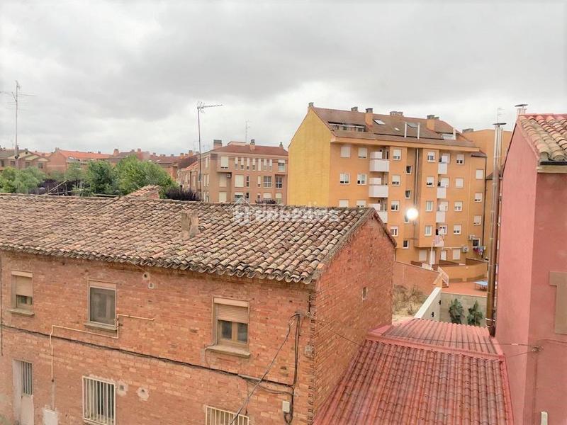 Foto 70894408-5e70-4f3e-bb7c-62a1a00edf46. Casa adosada  en venta , 5 dormitorios. en Villamediana de Iregua