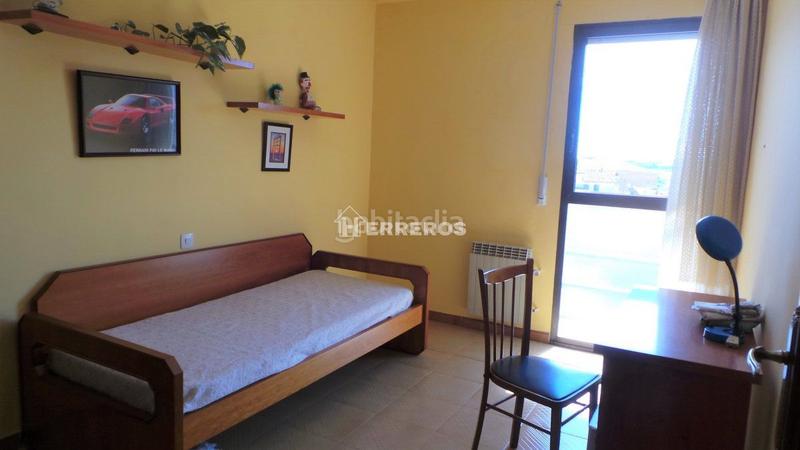 Foto 4ff15627-cc31-440b-a946-6dcab35286e4. Piso  en venta , 4 dormitorios. en Ausejo
