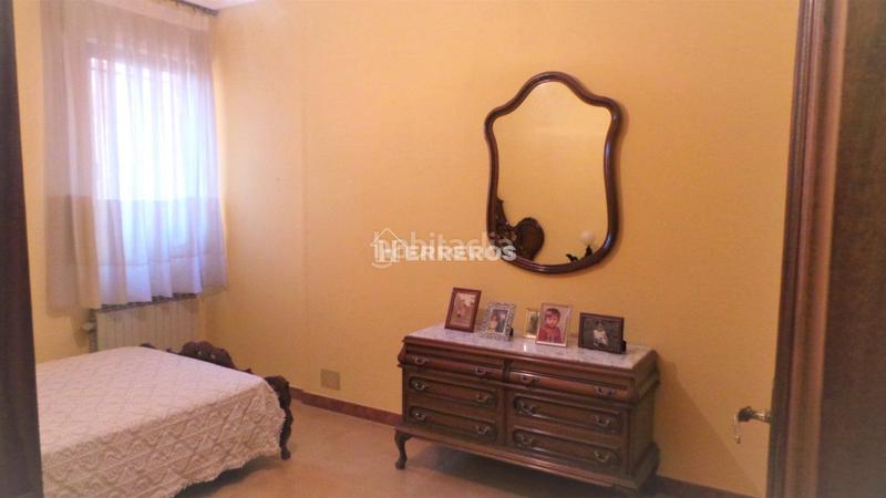 Foto 76d7c673-dc87-4250-abb4-ea4a54bb5d90. Piso  en venta , 4 dormitorios. en Ausejo