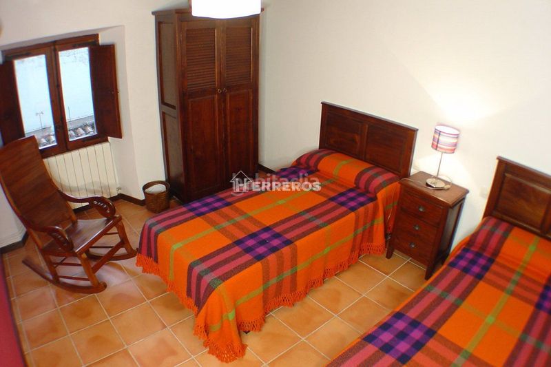 Foto a6f21670-0032-43f5-aef2-7caa3e2409c3. Haus mit heizung in Ocón