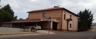 Xalet a Medrano. Chalet en venta en medrano, 5 dormitorios.