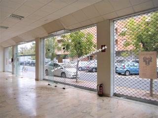 Local commercial  Pintor rosales. Local com. en venta en club deportivo, 2 despachos.