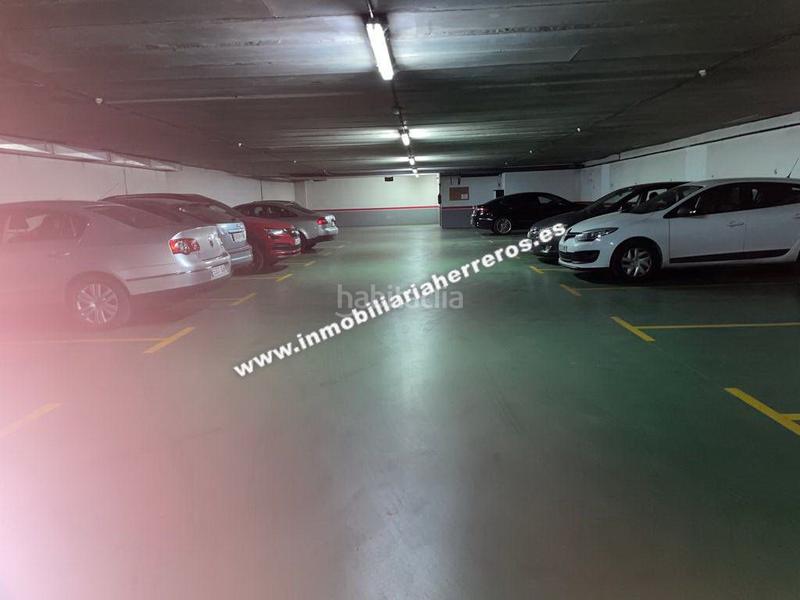 Foto 8135ee95-8025-4d4d-b562-32c878ebfc5f. Parking voiture dans Residencia Logroño