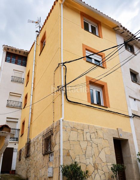 Foto 5d290ffe-4bf1-43c2-a50e-00b7db48366d. Casa adossada amb calefacció aparcament a Viguera