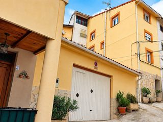 Reihenhaus  Horno. Casa adosada en venta en viguera, 4 dormitorios.