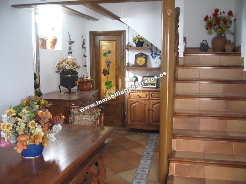 Foto 738b9b64-ac9f-41d8-83eb-bcef4537d654. Casa adossada amb calefacció aparcament a Viguera