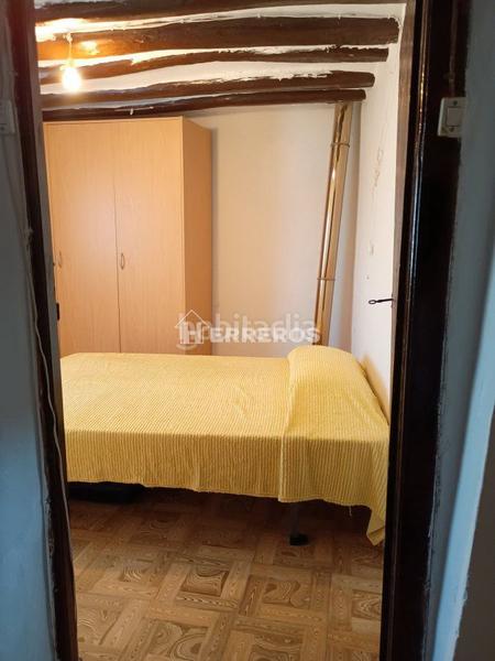 Foto f9bf63dc-7ec3-446c-b545-76898f7d80fb. Casa con riscaldamento in Ocón