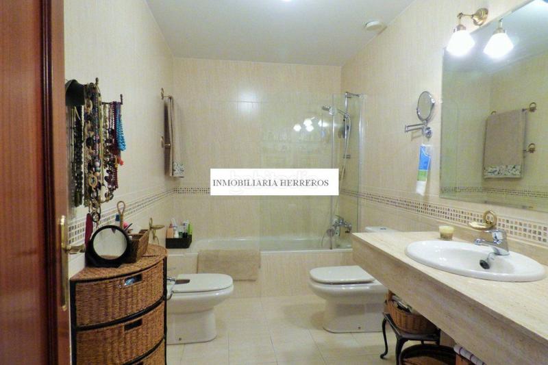 Foto 59b6b539-53f7-4fcb-bbce-87cba74835e4. Reihenhaus mit heizung parking pool in Avenida Madrid Logroño