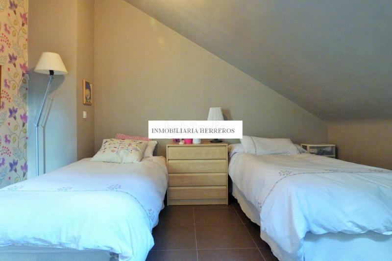 Foto 71355a48-205d-4993-99da-a9da6fb90234. Reihenhaus mit heizung parking pool in Avenida Madrid Logroño