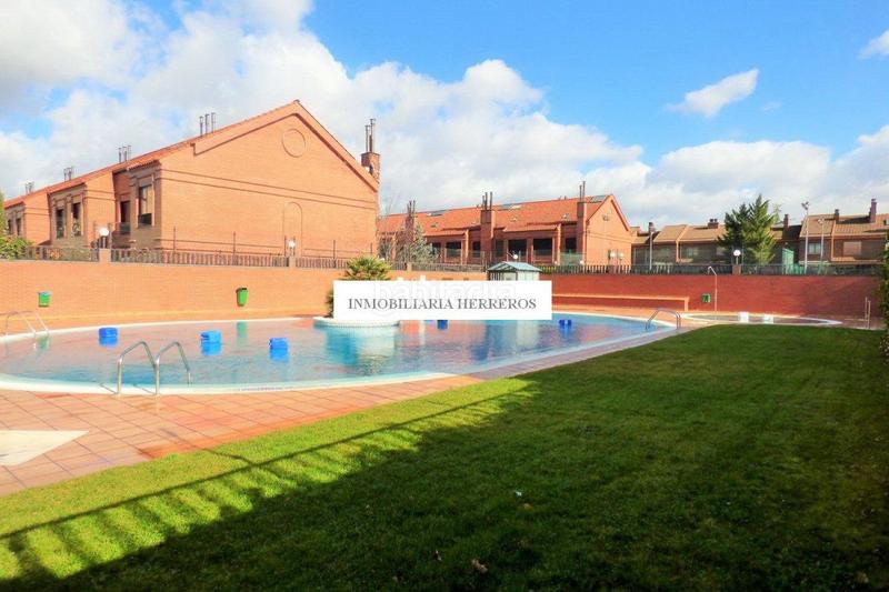 Foto 7f4029a3-6f69-41c1-8206-54f9bc141d1b. Reihenhaus mit heizung parking pool in Avenida Madrid Logroño
