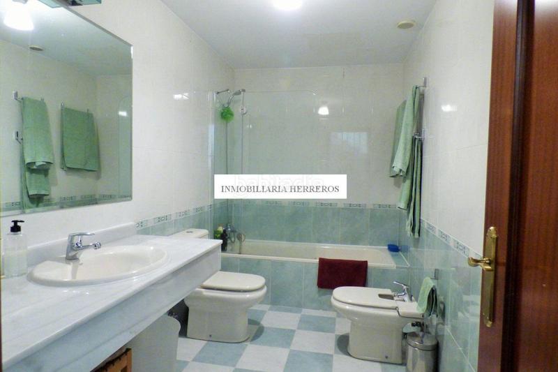 Foto 89a6a451-bef4-44ba-9d61-a96c2a17eab2. Reihenhaus mit heizung parking pool in Avenida Madrid Logroño