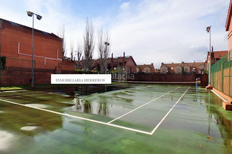 Foto 8cf8bb7e-6251-4ef0-8e98-1167ee38f583. Reihenhaus mit heizung parking pool in Avenida Madrid Logroño