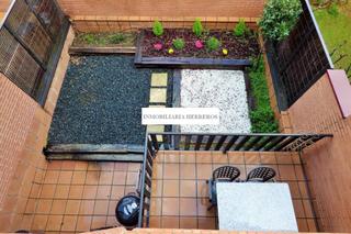 Maison jumelée  Avda. de madrid. Adosado en venta en avda. madrid, 5 dormitorios.