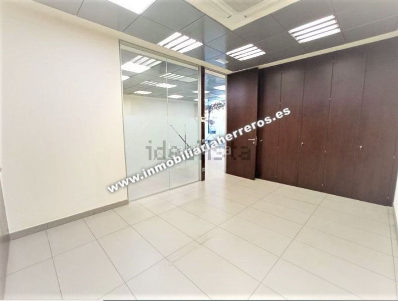 Foto 2d8076b5-a9e0-4328-8316-64b263b6ecc0. Local comercial a Juzgados Logroño
