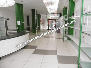 Local Comercial a Avenida Pérez Galdós