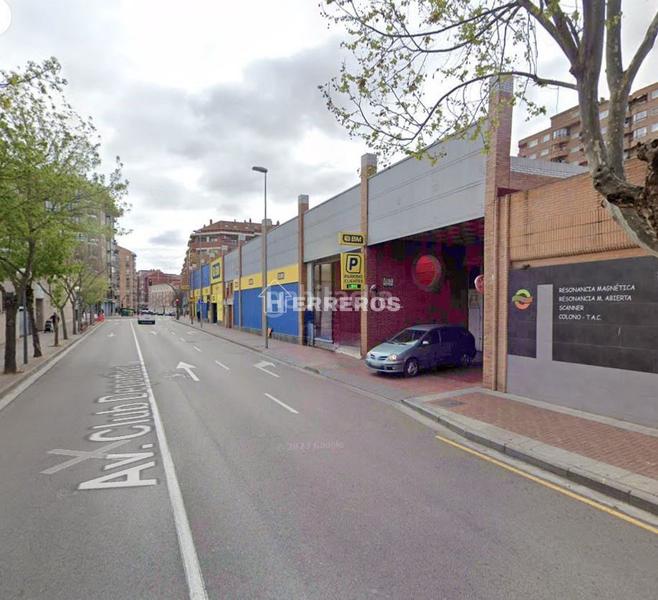 Foto b961abbf-aff9-41c4-a85b-a7e69cf25331. Car parking in San Adrián Logroño