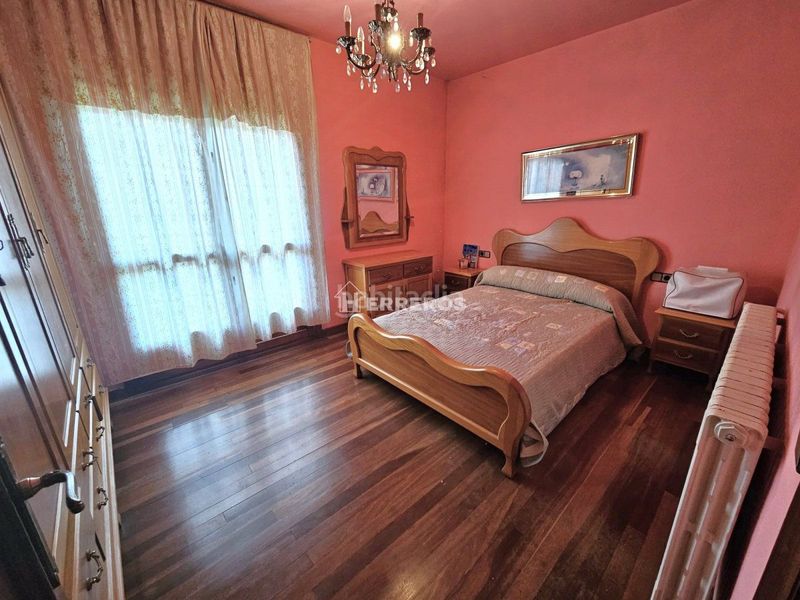Foto 0667ca0b-f74e-4b45-b51e-7e9fea187539. Casa a schiera con riscaldamento parcheggio in Villamediana de Iregua