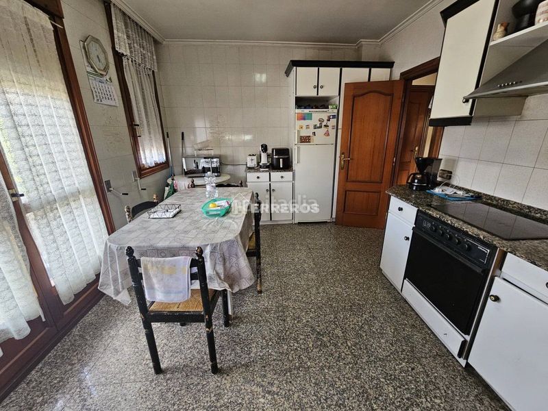 Foto 122f17a3-dabf-476d-92f0-175773b3c4b9. Casa a schiera con riscaldamento parcheggio in Villamediana de Iregua